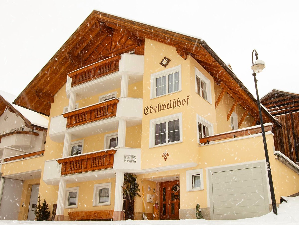 Dieses Bild zeigt die Außenansicht vom Edelweißhof